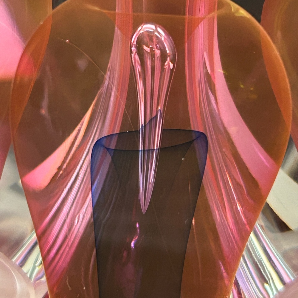 Stunning Glass Blown Sculpture in Pinks and Blue - Picture 2 of 9